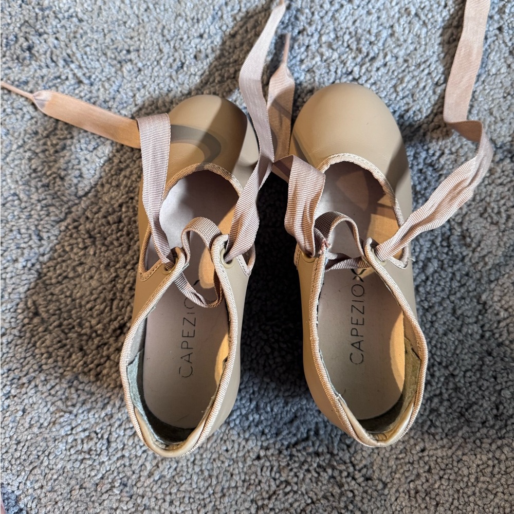 Size 10.5 Capezio toddler tap shoes